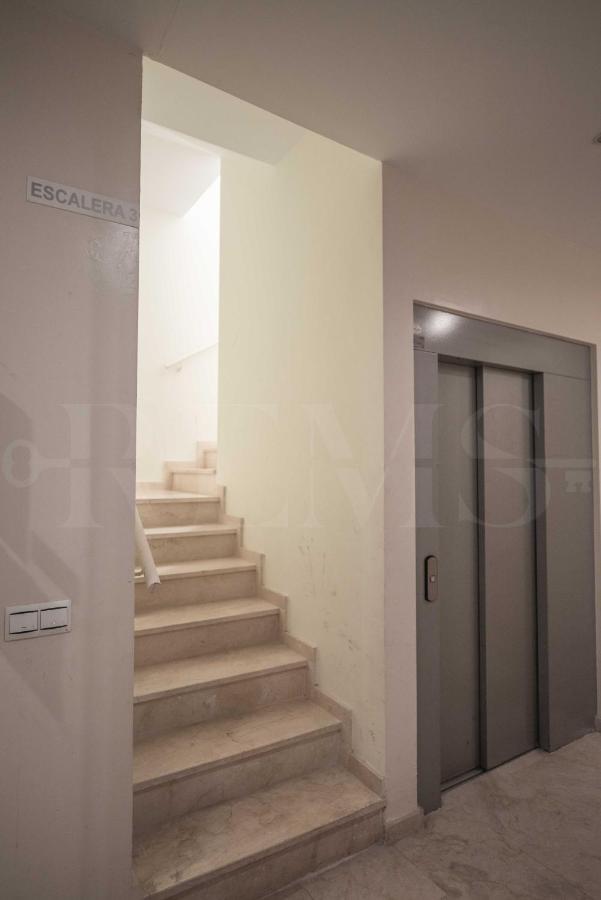 Stylish Studio Near Plaza De La Merced - Center Малага Екстер'єр фото